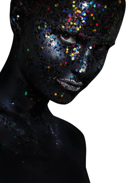 yaratıcı kadın portre. siyah boya ile büyük pullu yüz