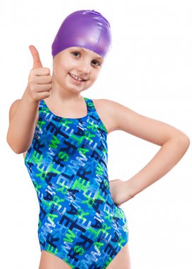 Bir kız sporcu bir mayo ve kauçuk kapak parmağını kaldırdı. Jest sınıf. Başarı kavramı.