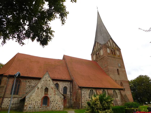 Eine Christliche Dorfkirche — Stockfoto