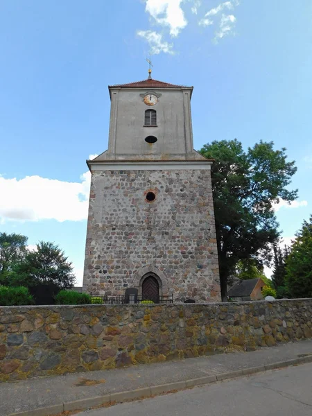 Die Evangelische Dorfkirche — Stockfoto