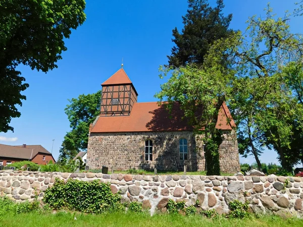 Evangelische Feldsteinkirche — Stockfoto