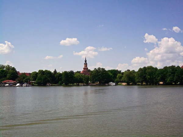 Vacanze Sul Lago Della Città — Foto Stock