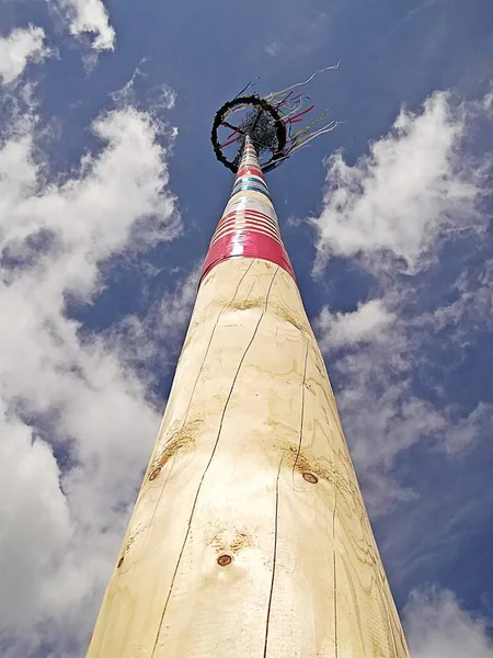 Der Maibaum Auf Dem Markt — Stockfoto