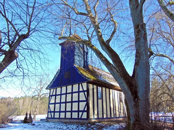 Chiesa Blu Nella Foresta — Foto Stock