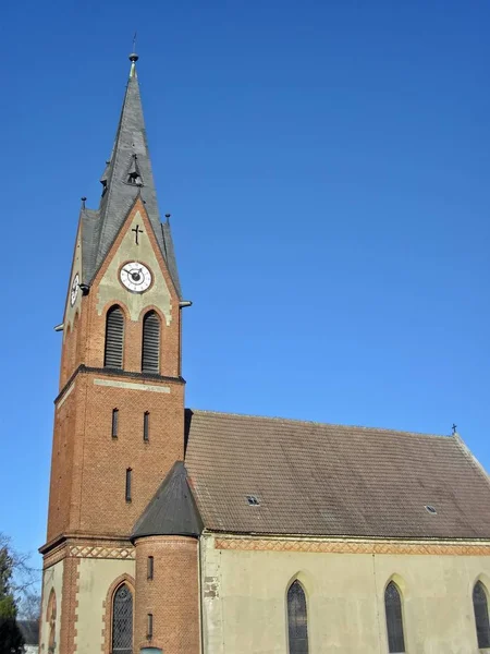 Die Evangelische Dorfkirche — Stockfoto