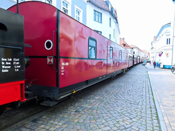 Bad Doberan Mecklenburg Western Pomerania Germany 2019年8月8日 一列装有历史性蒸汽机车的火车穿过老城区 — 图库照片