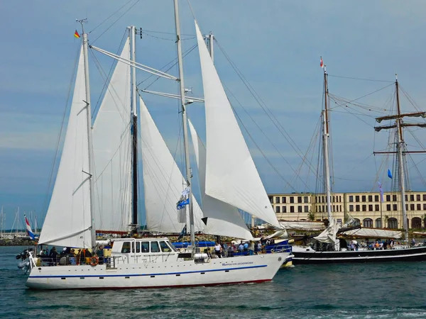 Warnemnde Mecklemburgo Vorpommern Alemania Agosto 2019 Naves Que Llegan Puerto — Foto de Stock