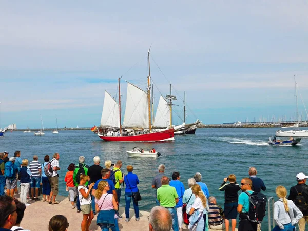 Warnemnde Mecklembourg Poméranie Occidentale Allemagne Août 2019 Voiliers Arrivant Port — Photo