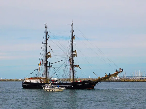 Плавучі Кораблі Прибувають Порту Варнемнде — стокове фото