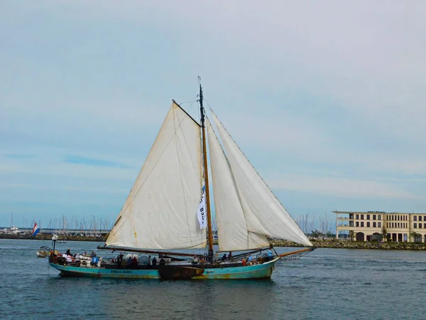 Buques Vela Que Llegan Puerto Warnemnde — Foto de Stock