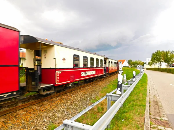 Kuehlungsborn Mecklenburg Vorpommern Γερμανία Αύγουστος 2019 Διασχίζοντας Την Ιστορική Ατμομηχανή — Φωτογραφία Αρχείου