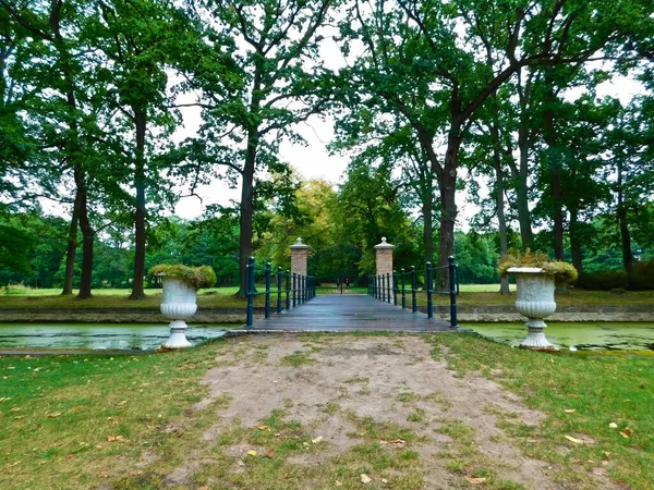 Die Brücke Über Den Wassergraben — Stockfoto