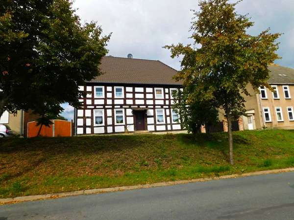 Une Tempête Approche Sur Une Vieille Ville Historique — Photo