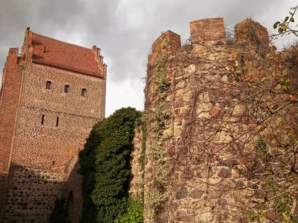 13世紀の歴史的城壁 — ストック写真