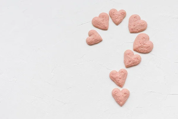 Ponto de interrogação feito de cookies. Conceito do Dia dos Namorados . — Fotografia de Stock