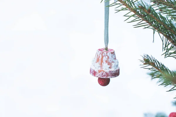 DIY handgemachte Dekoration auf einem Weihnachtsbaum — Stockfoto