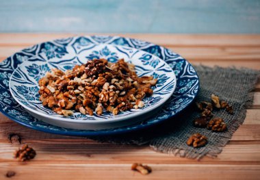 Ceviz mavi plakaları