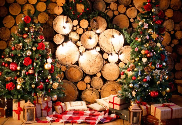 Escena de Navidad con regalos de árbol — Foto de Stock