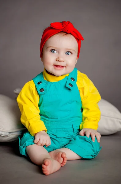 Doce rosto de bebê sorrindo — Fotografia de Stock