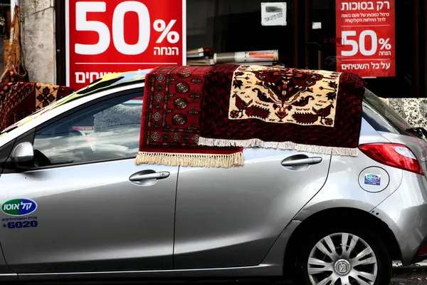 Arabanın halıları