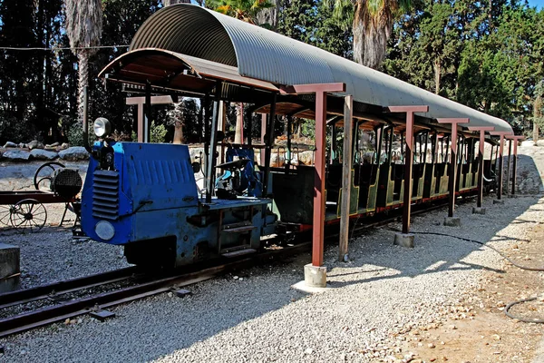 Mahzende su sular altında