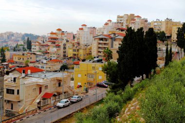 ahşap podyumda mobil Sinagog