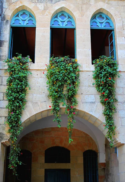 ahşap podyumda mobil Sinagog