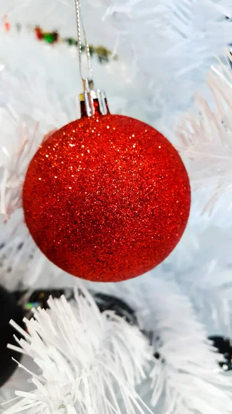 Sparkly red Christmas ornament — Stock Photo, Image