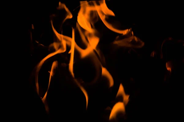 Eld och lågor flimmer — Stockfoto