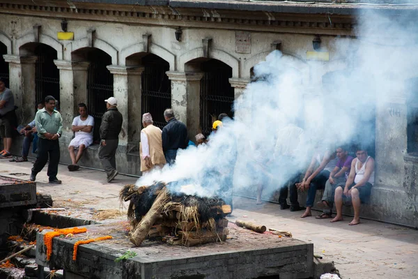 Katmandou Népal Mai 2017 Cadavre Incinéré Dans Les Locaux Temple — Photo