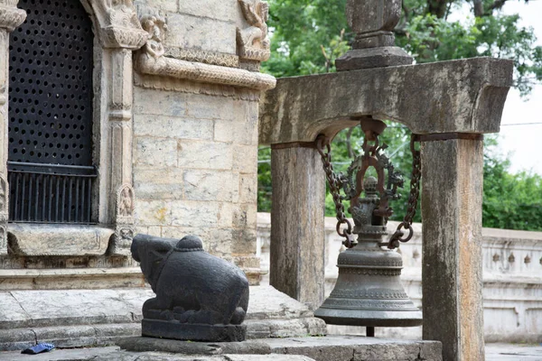 Pedra Esculpida Escultura Nandi Veículo Senhor Shiva Nas Instalações Templo — Fotografia de Stock