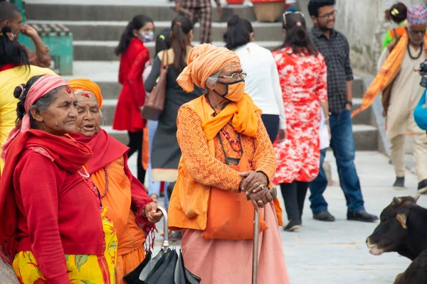 Katmandu Nepal Mayıs 2017 Pashupatinath Tapınağında Bir Grup Dindar Görüldü — Stok fotoğraf