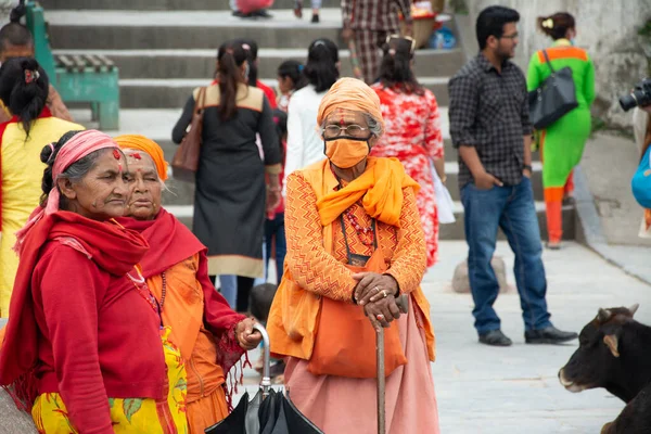 Katmandu Nepal Mayıs 2017 Pashupatinath Tapınağında Bir Grup Dindar Görüldü — Stok fotoğraf