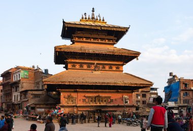 Katmandu, Nepal - 02 Ocak 2016: Bhaktapur 'daki Taumadi Meydanı' ndaki Bhairav Tapınağı.