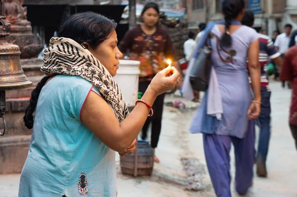 Katmandou Népal Juin 2017 Une Femme Dévouée Rend Hommage Lord — Photo