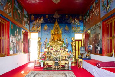 Katmandu, Nepal - 3 Haziran 2017: Tayland 'da Kirtipur' da inşa edilen Budistler için ibadet yeri olan Tayland Bihar 'ın iç görünümü.