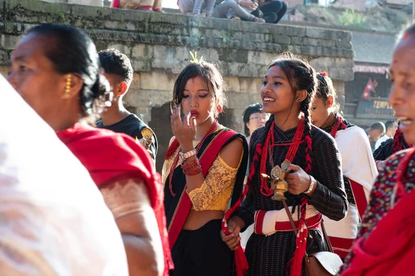 Katmandu Nepal Ekim 2017 Bhaktapur Geleneksel Newari Elbiseli Yerli Kadınları — Stok fotoğraf