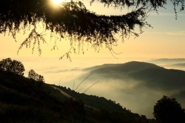 Lübnan, Zaarour 'daki dağların huzurlu manzarası.