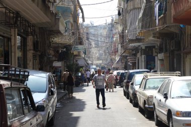 Beyrut, Lübnan - 9 Haziran 2017: Eski şehrin dar sokaklarının görüntüsü.