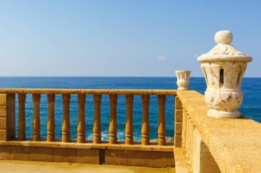 Batroun 'daki sahil manzarasından Akdeniz manzarası.