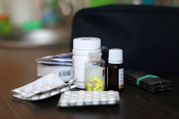 Farklı hapları, vitemins ve antibiyotik
