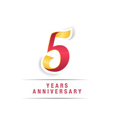5 yıl beyaz zemin üzerine kırmızı ve sarı yıldönümü kutlama Logo izole