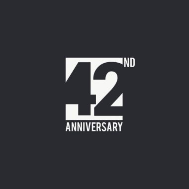 42 yıl yıldönümü kutlama basit logo tasarım. Sayı siluet siyah arka plan, vektör çizim üzerinde beyaz kutu içinde. 