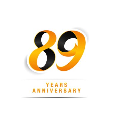 89 yaşında beyaz arka plan üzerinde siyah ve sarı yıldönümü kutlama Logo izole