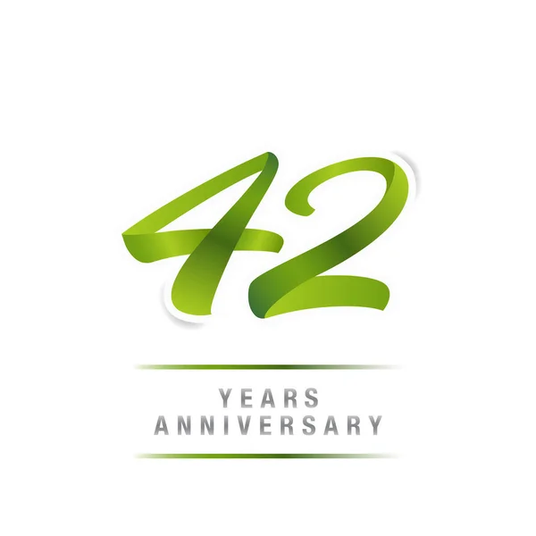 年間緑周年ロゴ記念 白い背景で隔離のベクトル図 — ストックベクタ