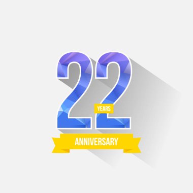 Düşük Poli dizayn ile 22 yıl yıldönümü. Beyaz arka plan üzerinde izole renkli vektör çizim