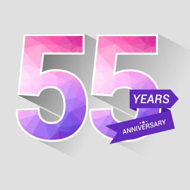 55 yıl yıldönümü Logo düşük Poli dizayn, gri arka plan üzerinde renkli vektör çizim ile 