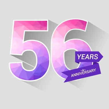 56 yıl yıldönümü Logo düşük Poli dizayn, gri arka plan üzerinde renkli vektör çizim ile 