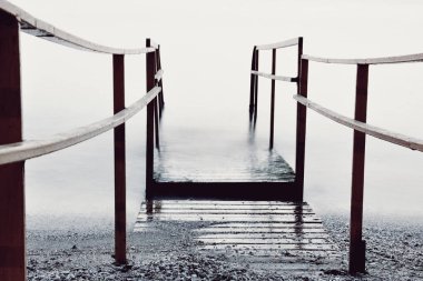 deniz ahşap iskelesi 