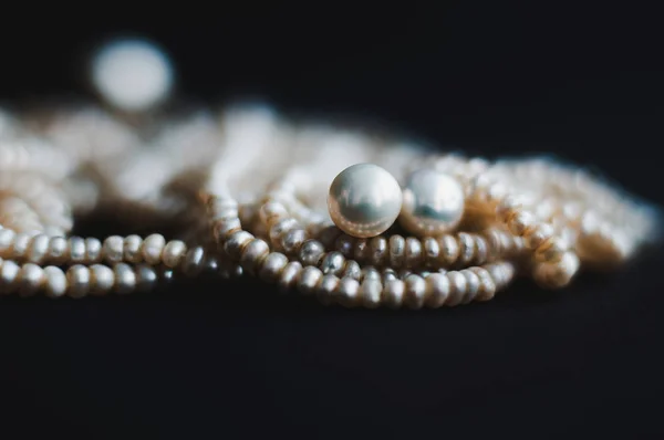 Boucles d'oreilles perles — Photo